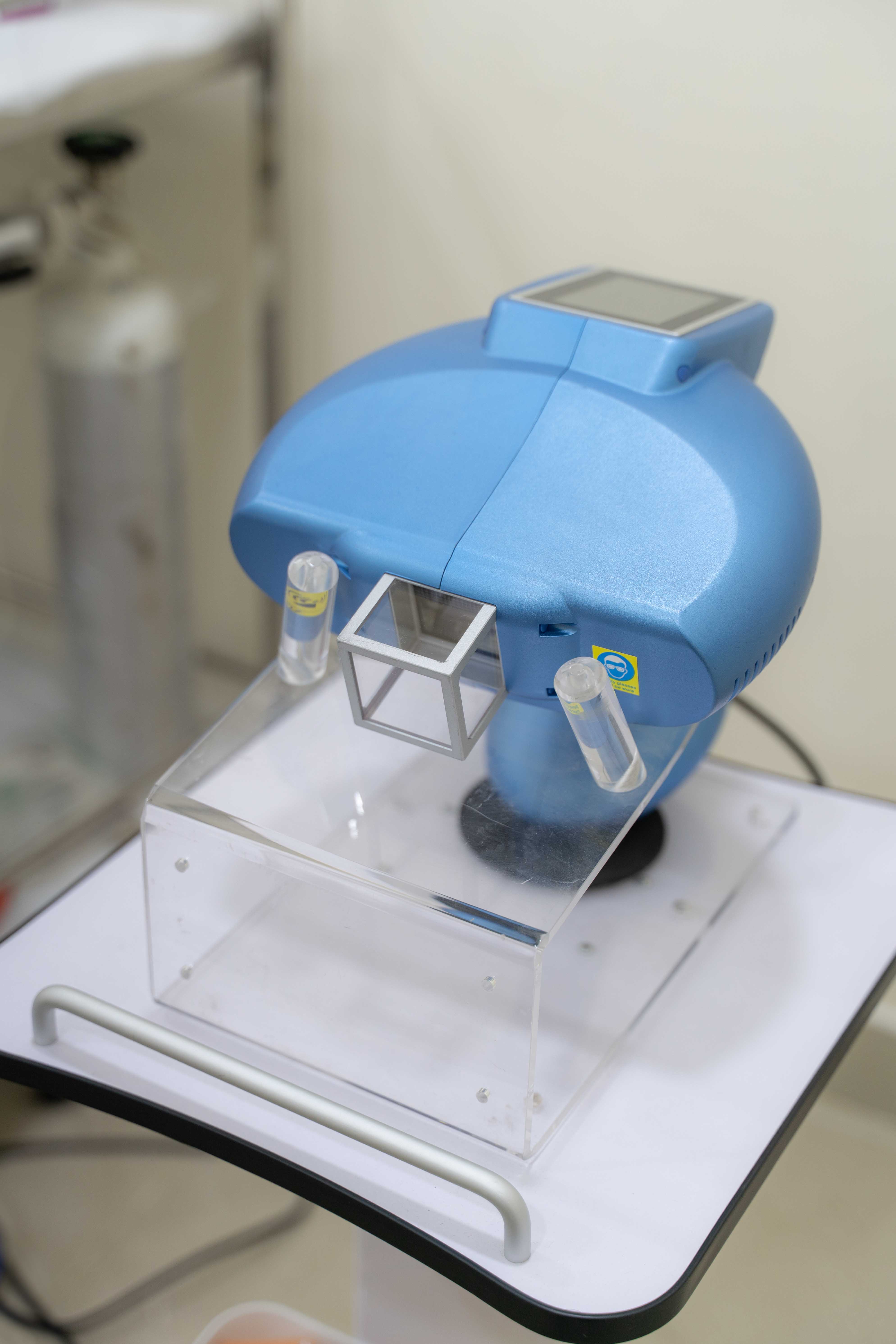 GFC centrifuge device for growth factor concentrate hair therapy